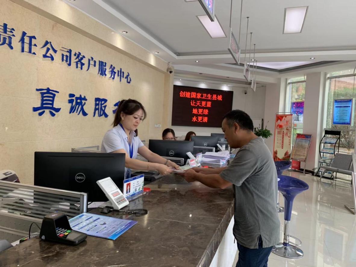 你我手牽手，爭(zhēng)做文明星