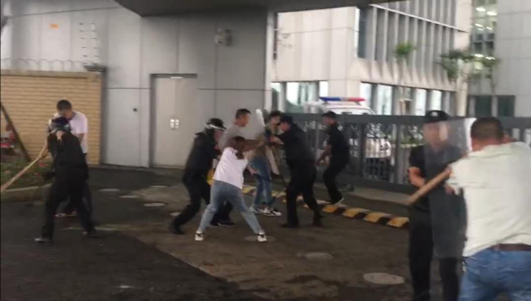 加強(qiáng)反恐演練，提高安全意識(shí)