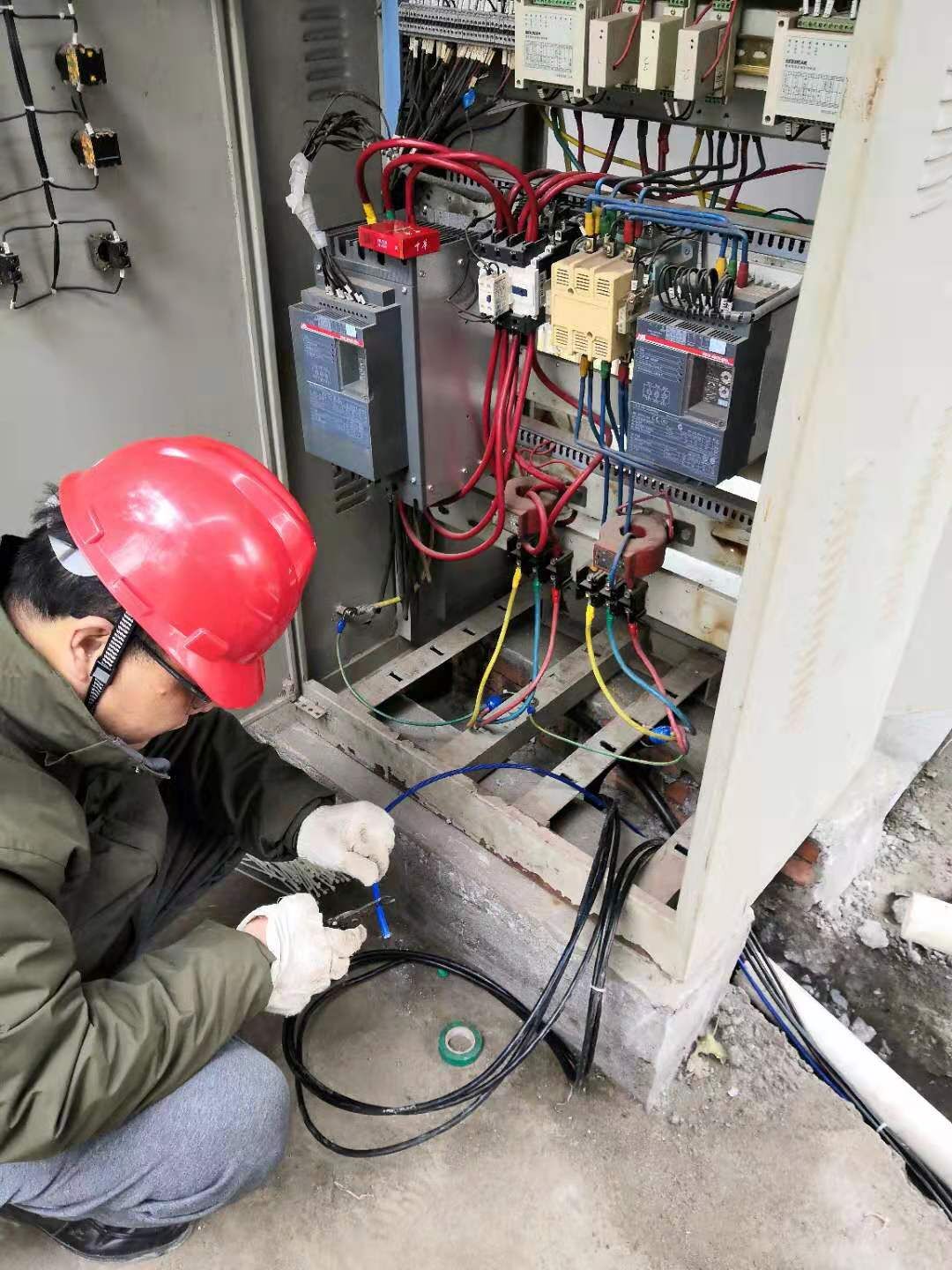 集思廣益 變廢為寶