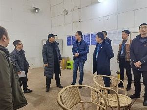 市國(guó)資委領(lǐng)導(dǎo)到清源水務(wù)集團(tuán)慰問優(yōu)秀人才、困難黨員并開展節(jié)前安全檢查