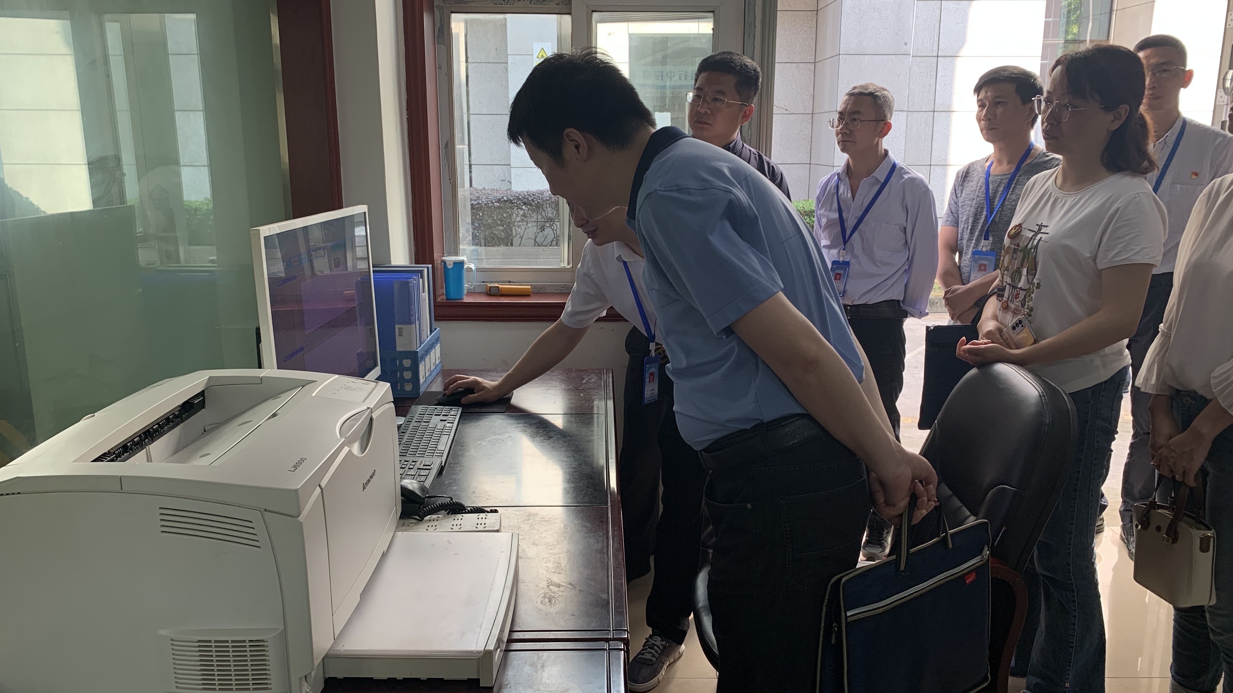 市公服集團黨委委員、監(jiān)事會主席周威帶隊調(diào)研清源水務(wù)公司